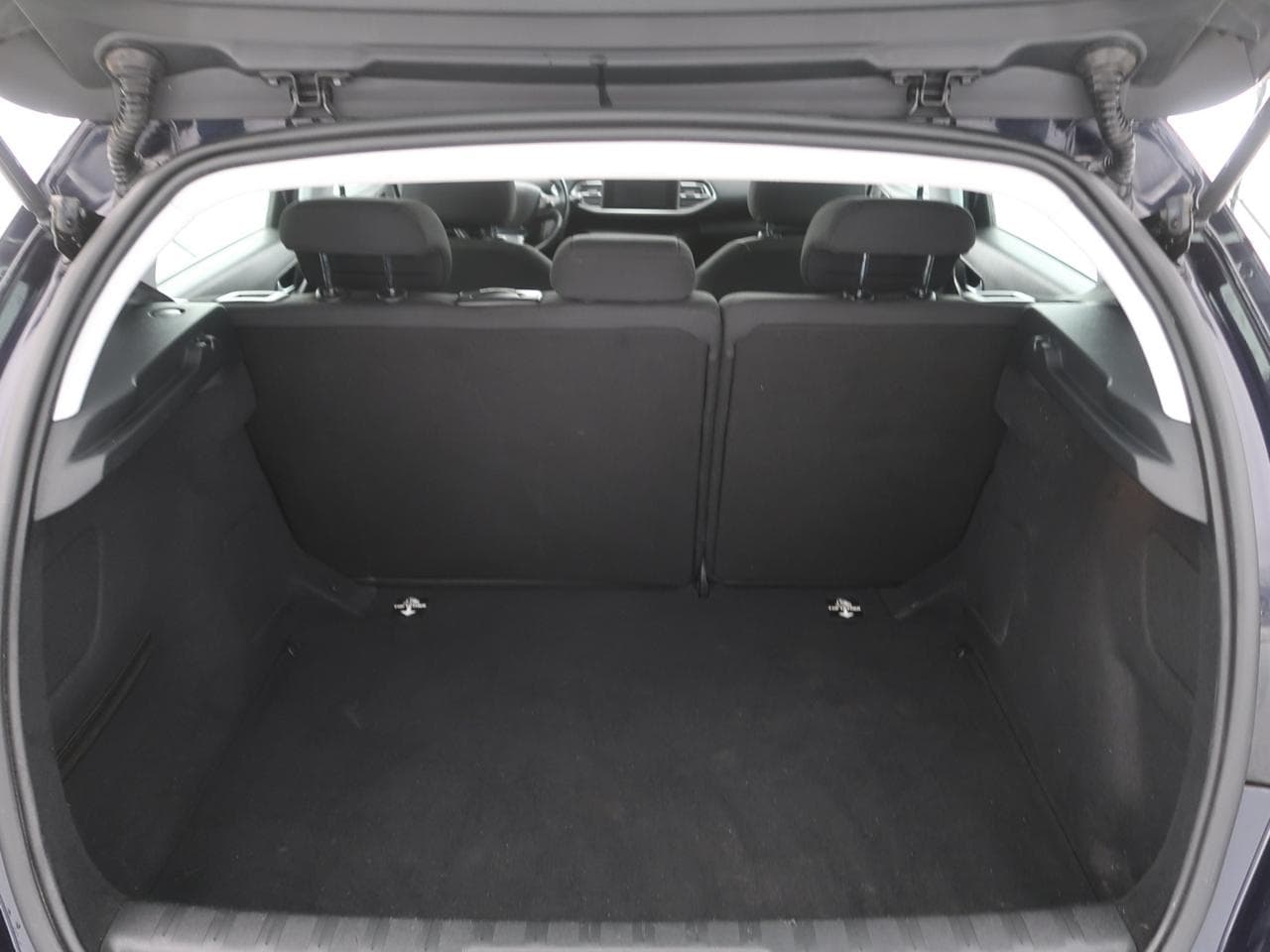 2019 Peugeot 308 - 19