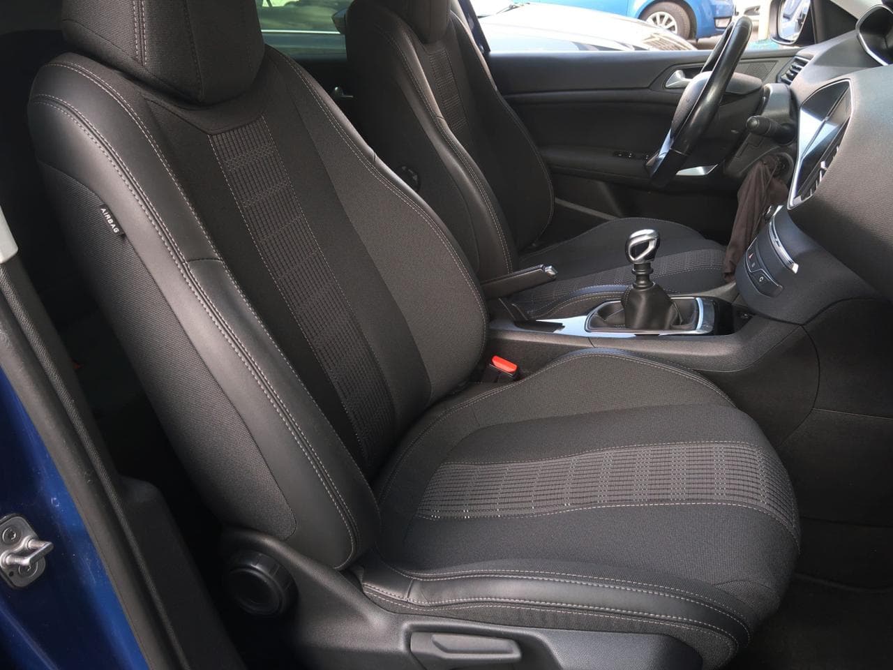 2018 Peugeot 308 - 13