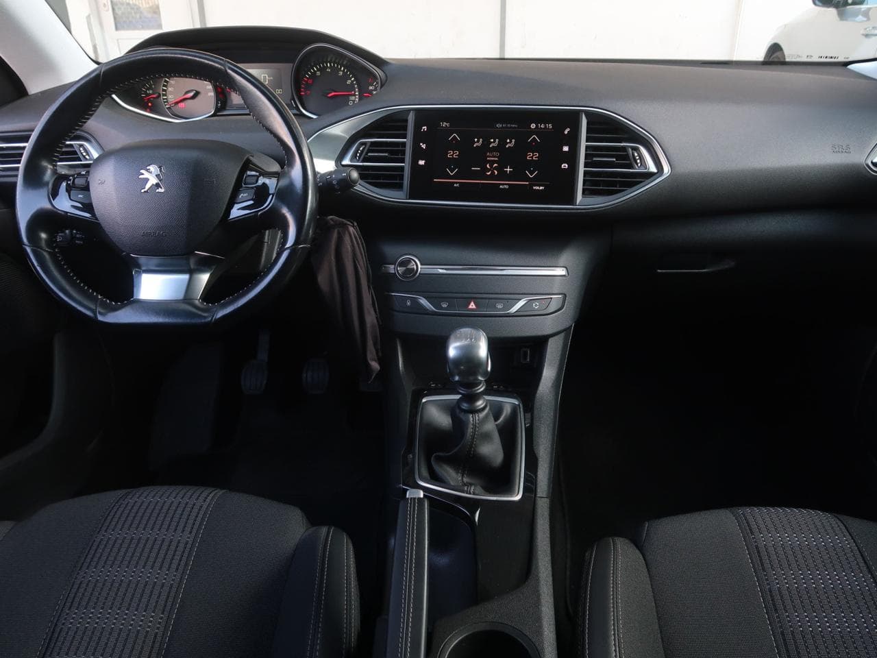 2018 Peugeot 308 - 11