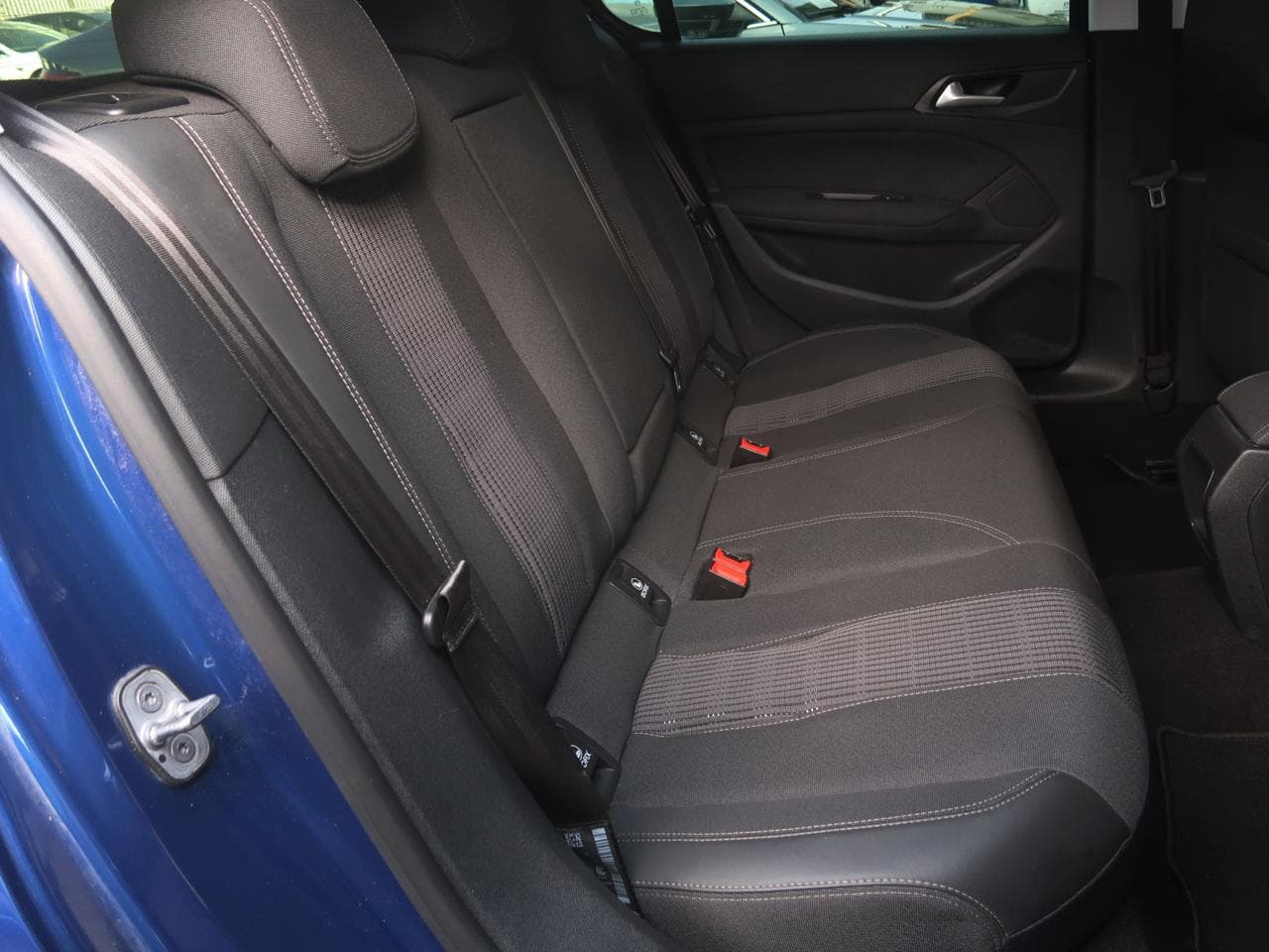 2018 Peugeot 308 - 14