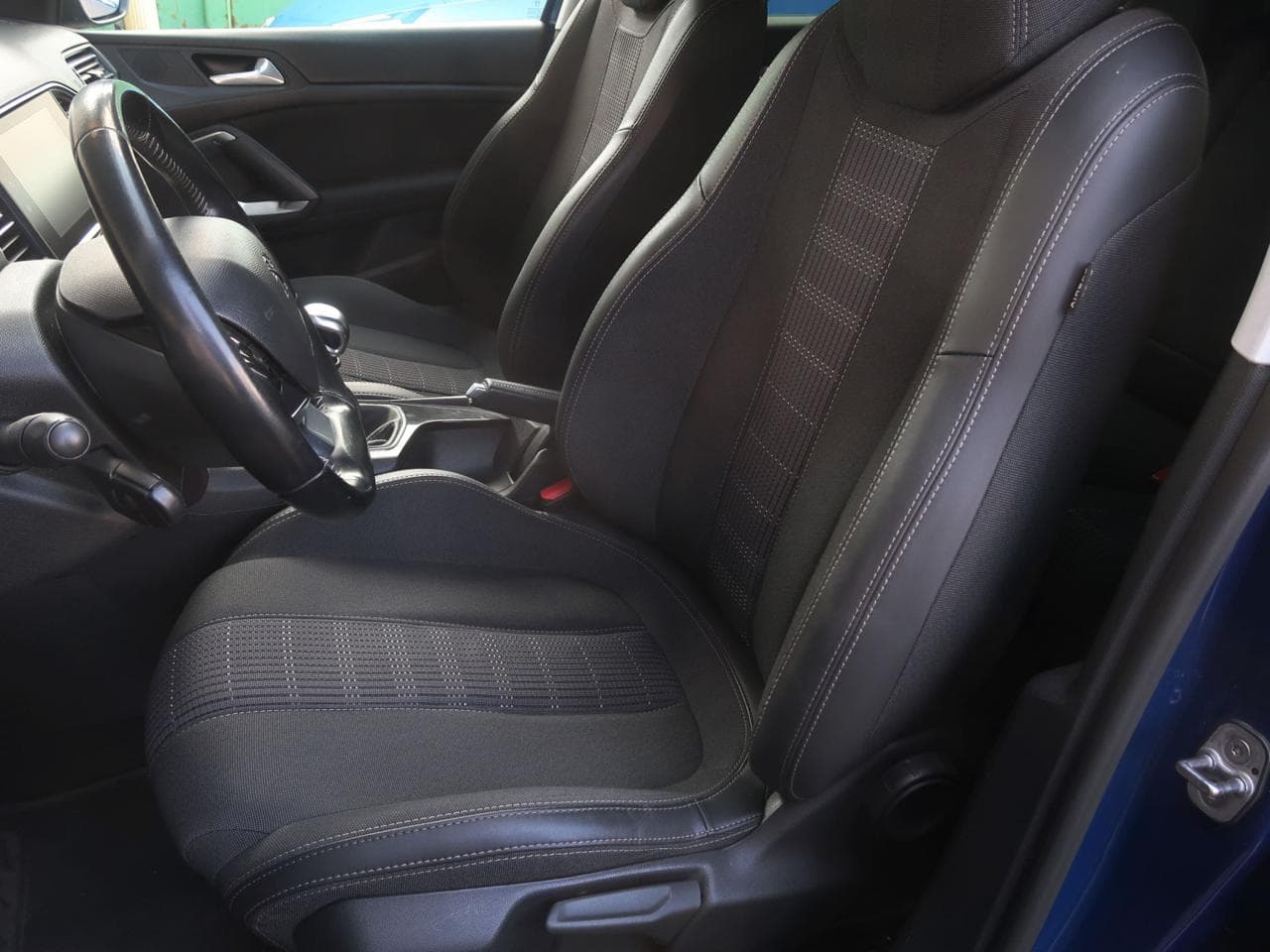 2018 Peugeot 308 - 17