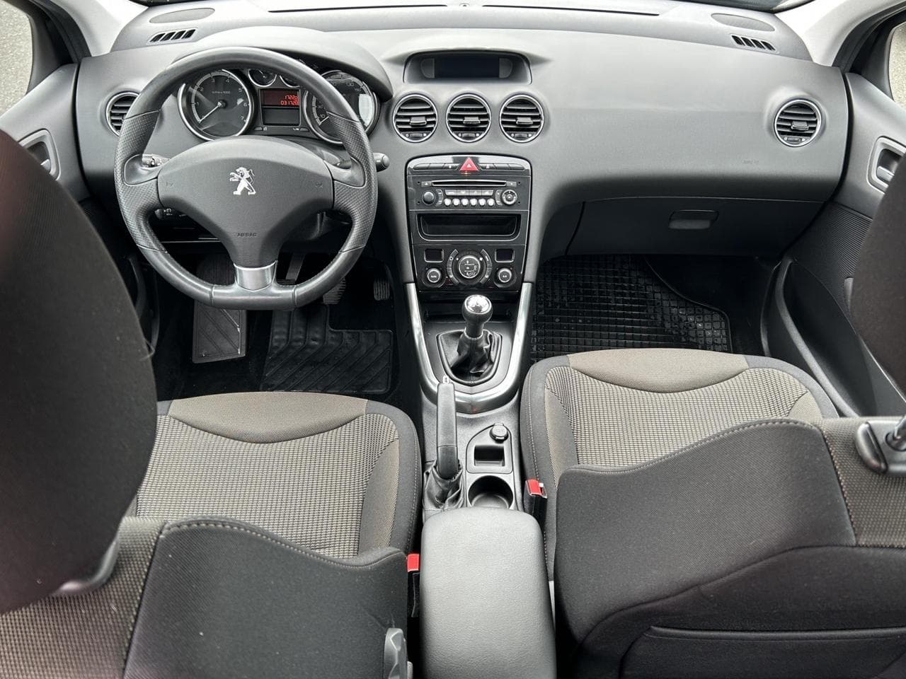 2013 Peugeot 308 - 12