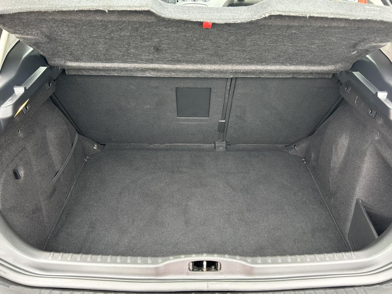 2013 Peugeot 308 - 10