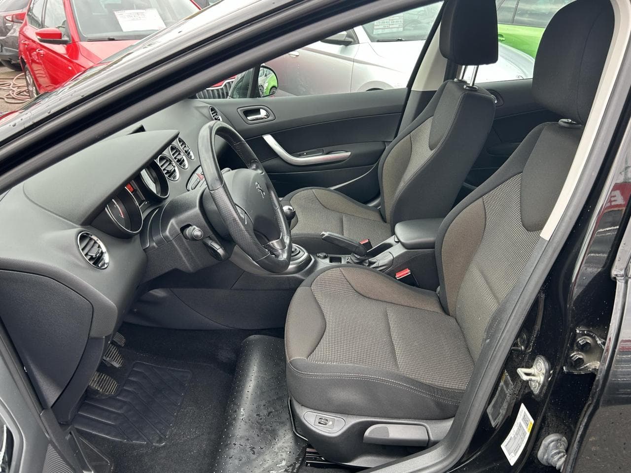 2013 Peugeot 308 - 14