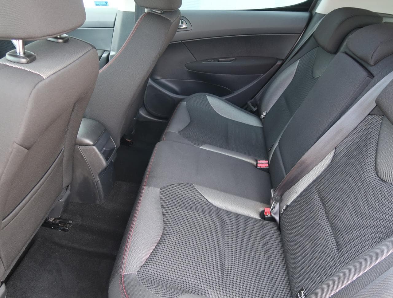 2011 Peugeot 308 - 15