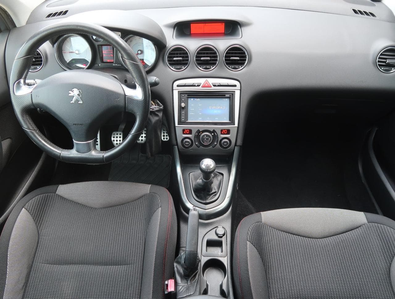 2011 Peugeot 308 - 10