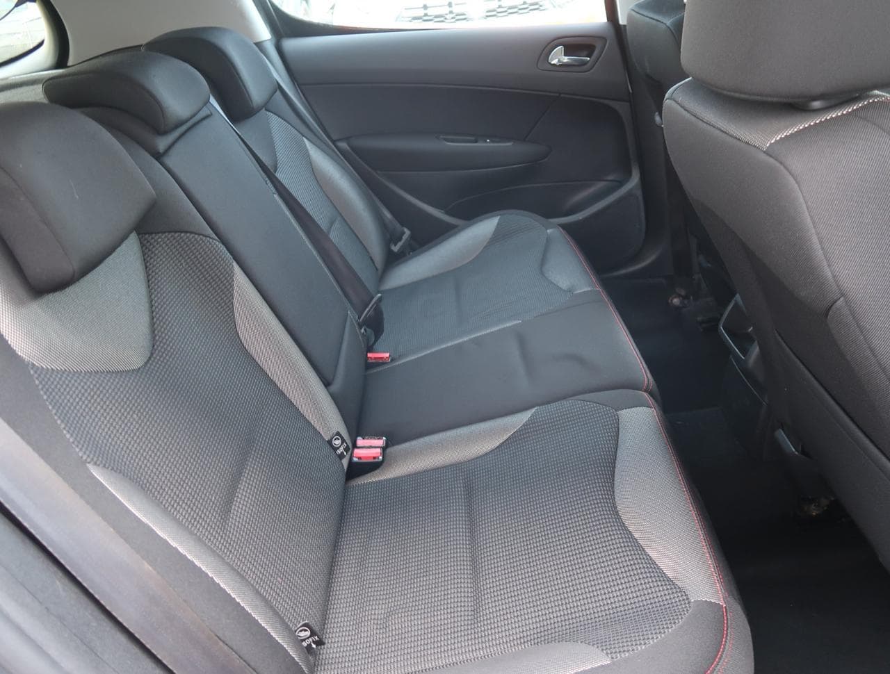 2011 Peugeot 308 - 13