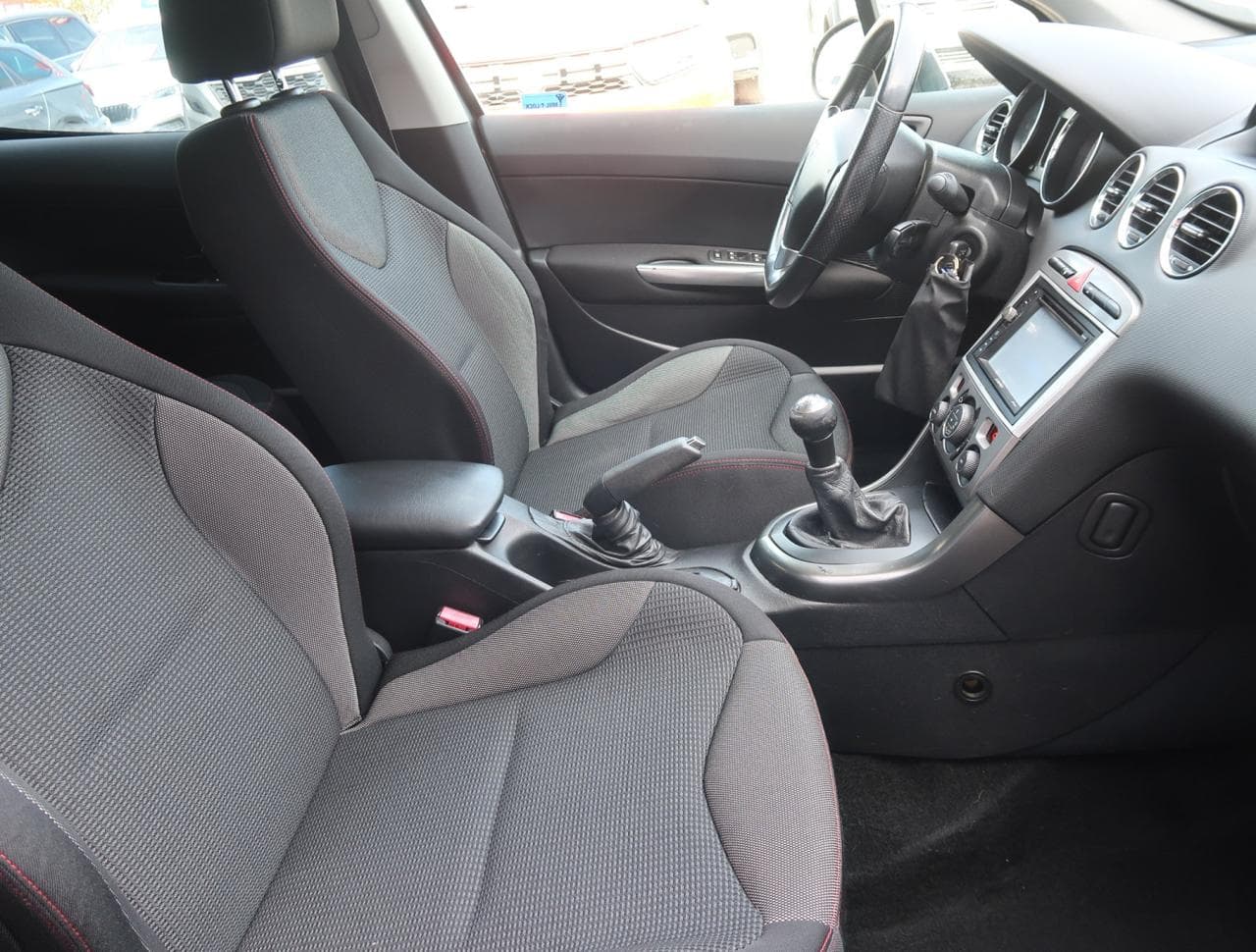2011 Peugeot 308 - 12