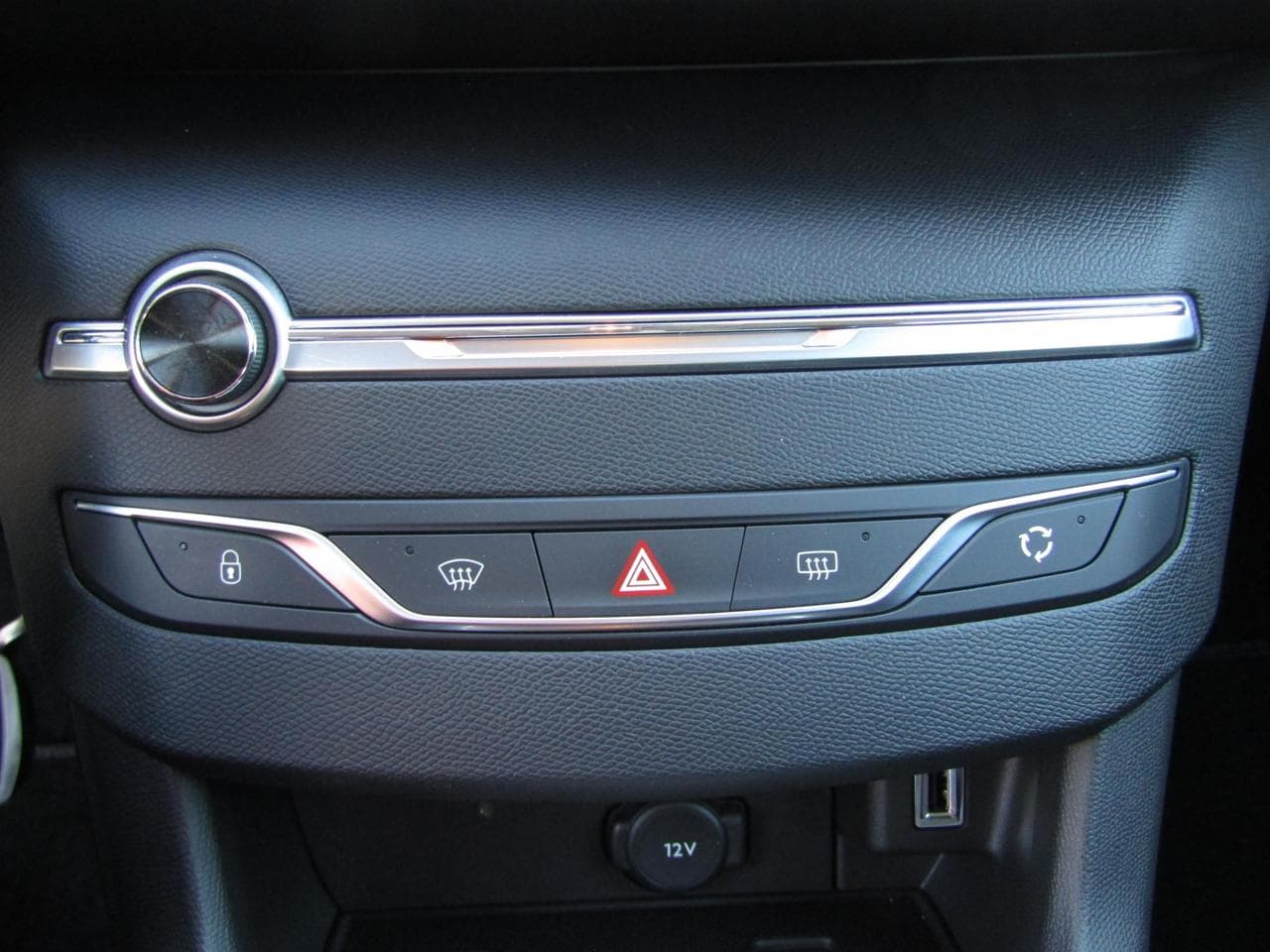 2018 Peugeot 308 - 15