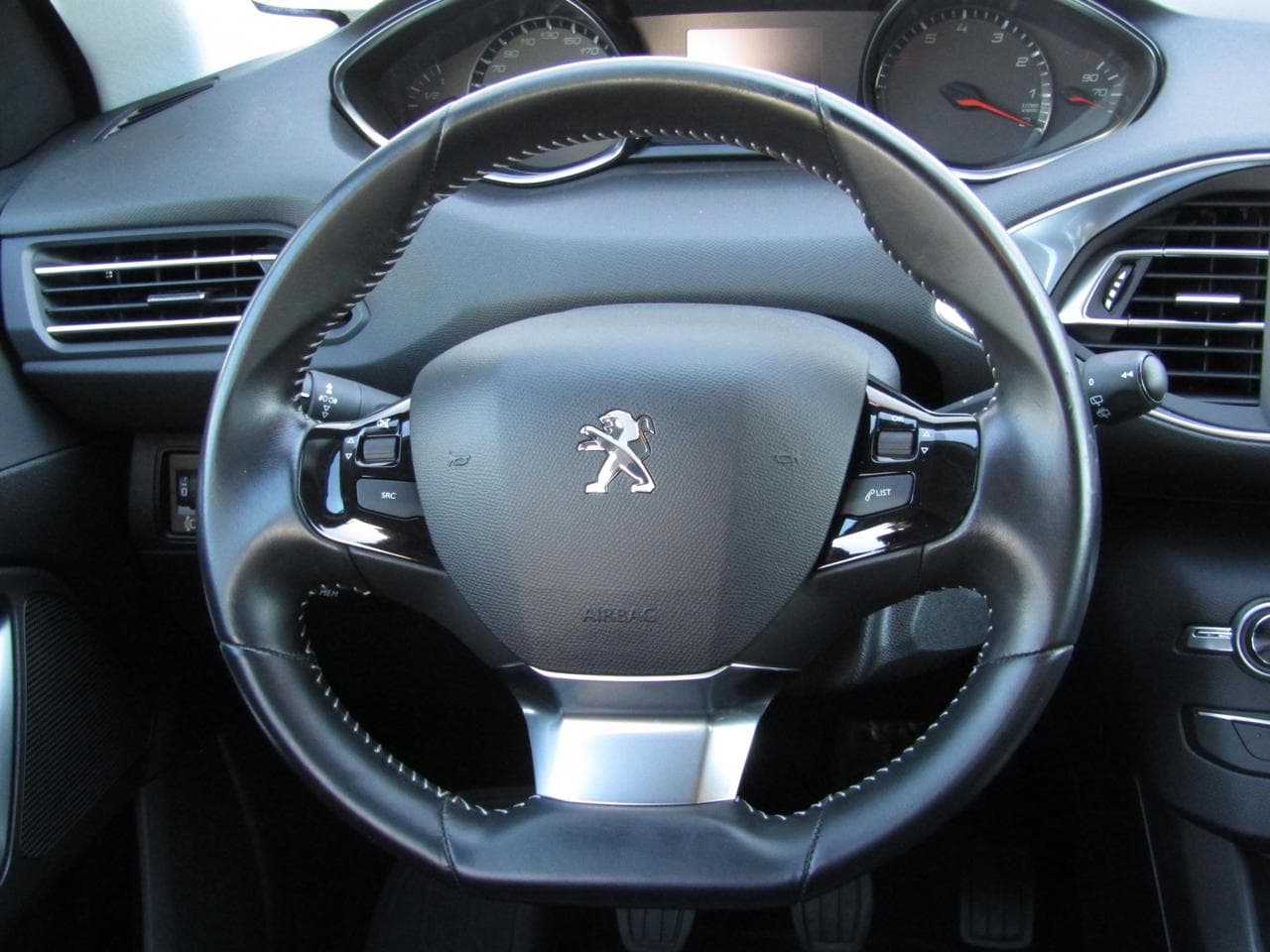 2018 Peugeot 308 - 13