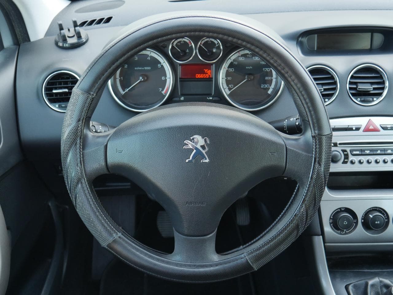 2012 Peugeot 308 - 11