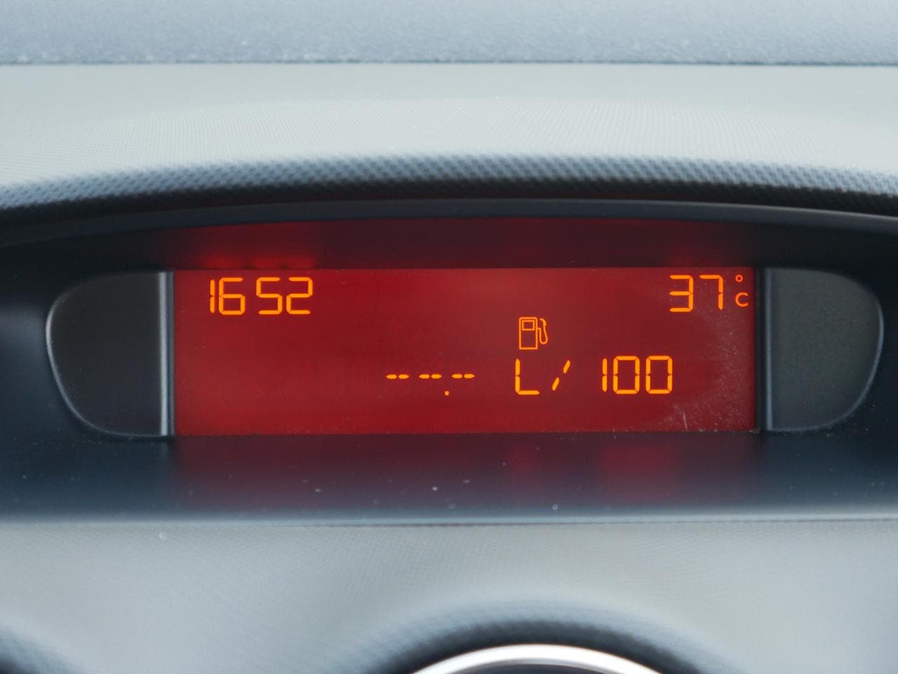 2012 Peugeot 308 - 15