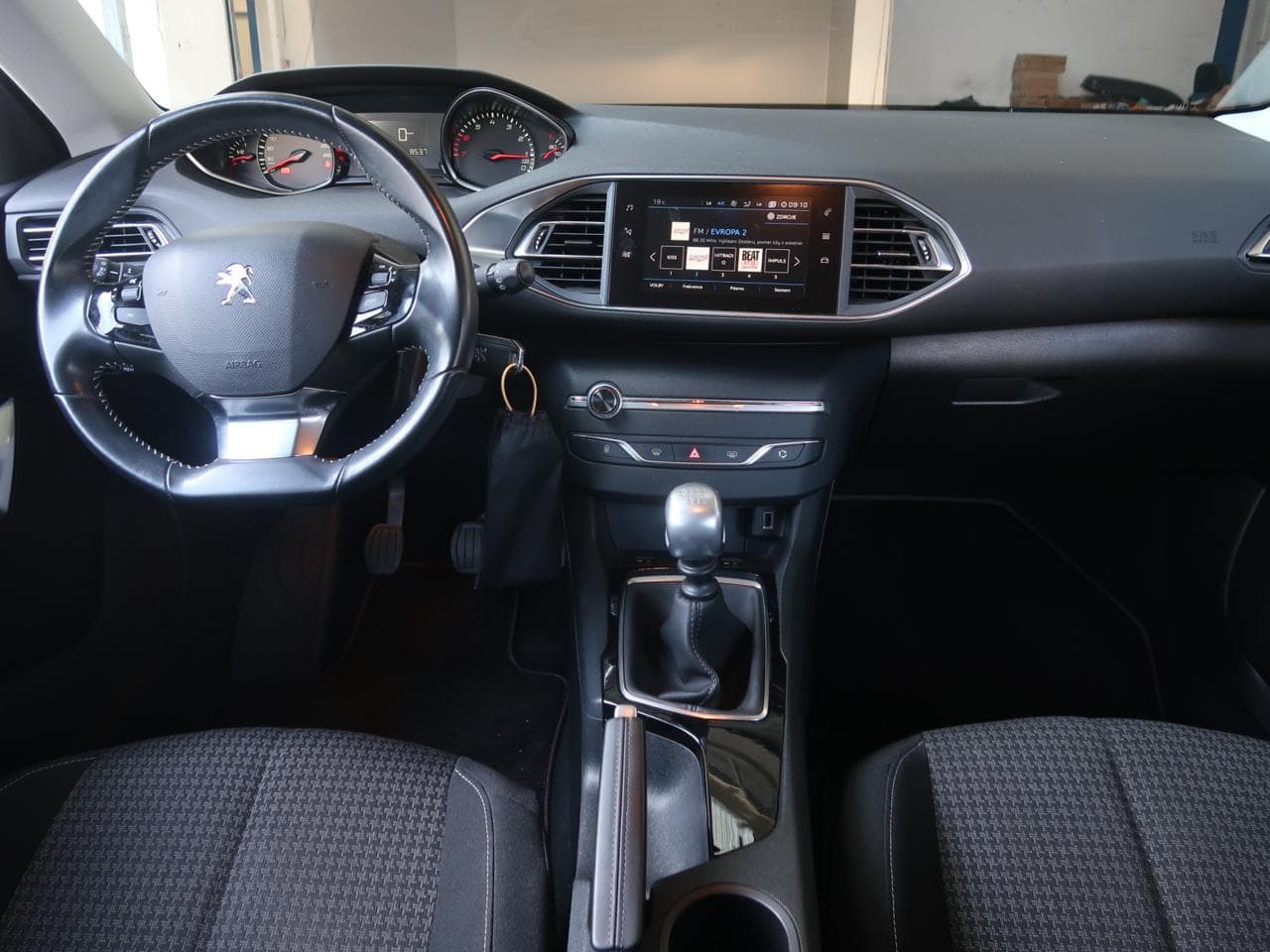 2018 Peugeot 308 - 10