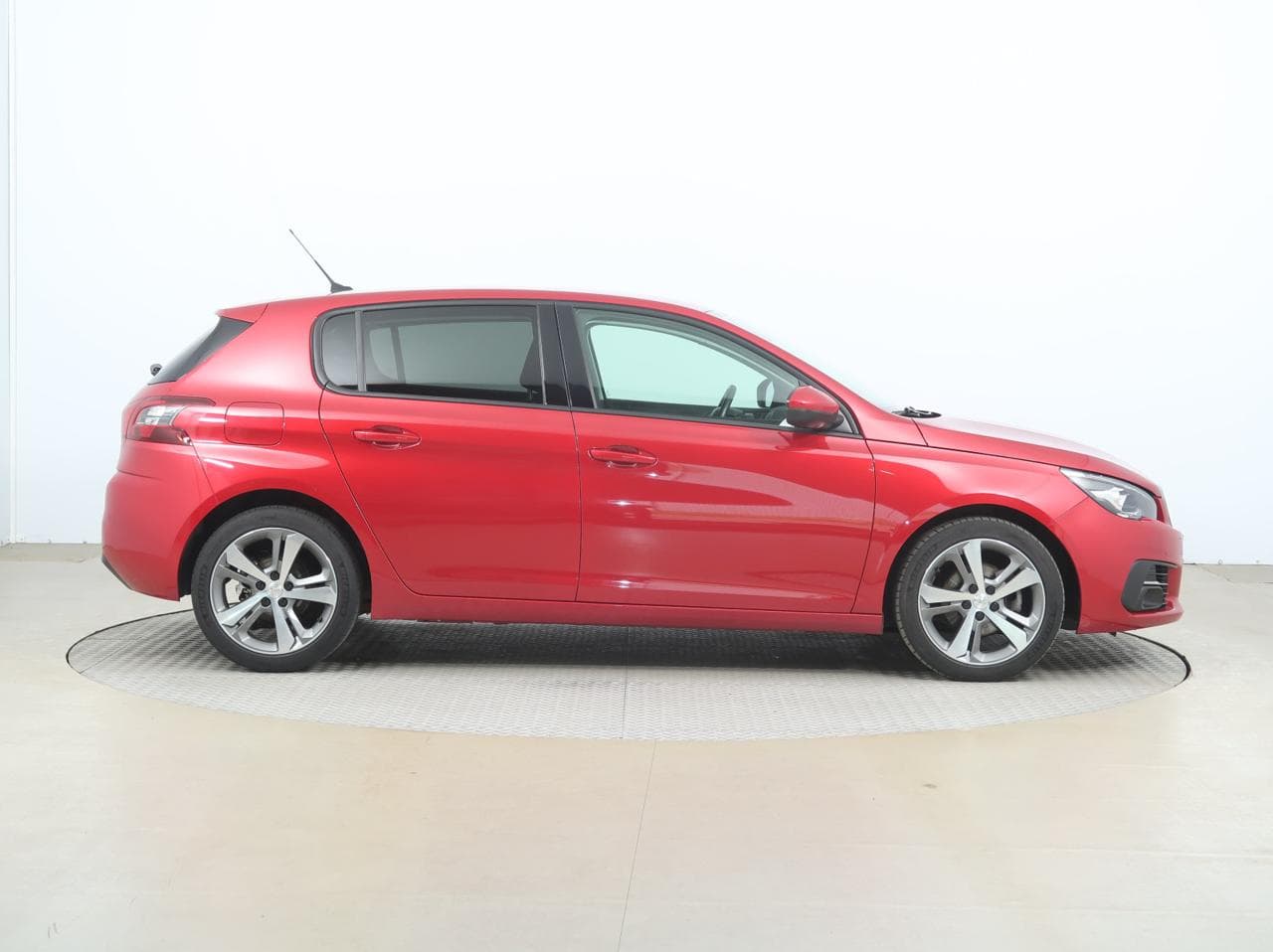 2018 Peugeot 308 - 8