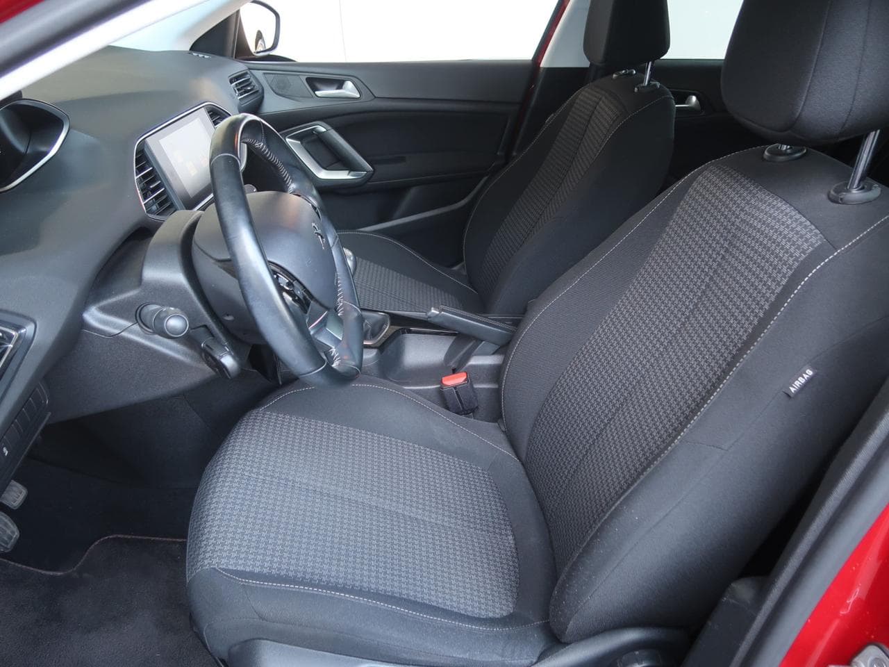 2018 Peugeot 308 - 16
