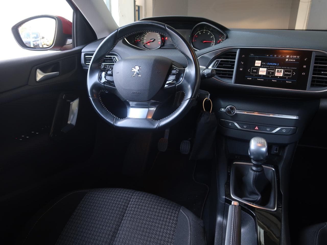 2018 Peugeot 308 - 9