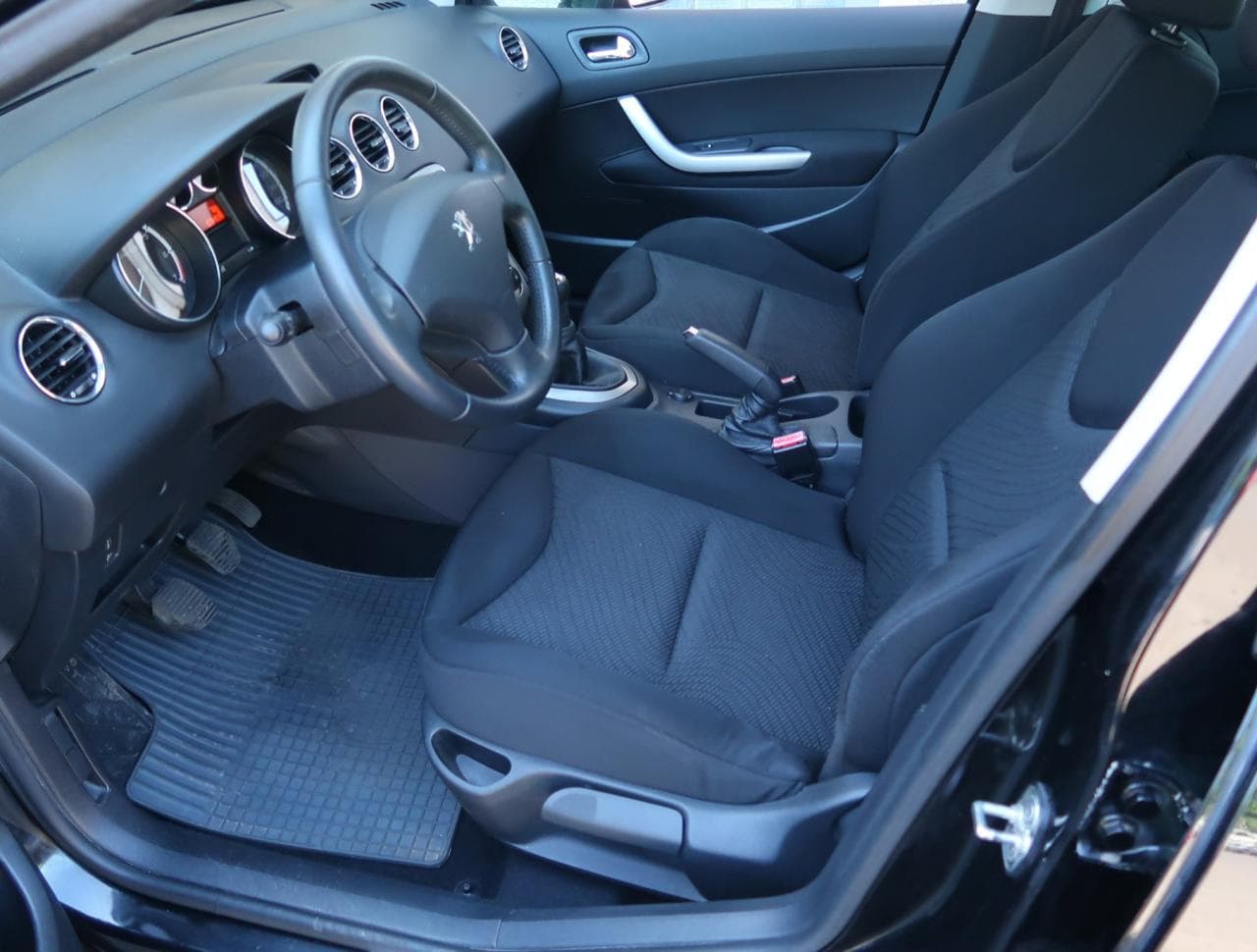 2010 Peugeot 308 - 16
