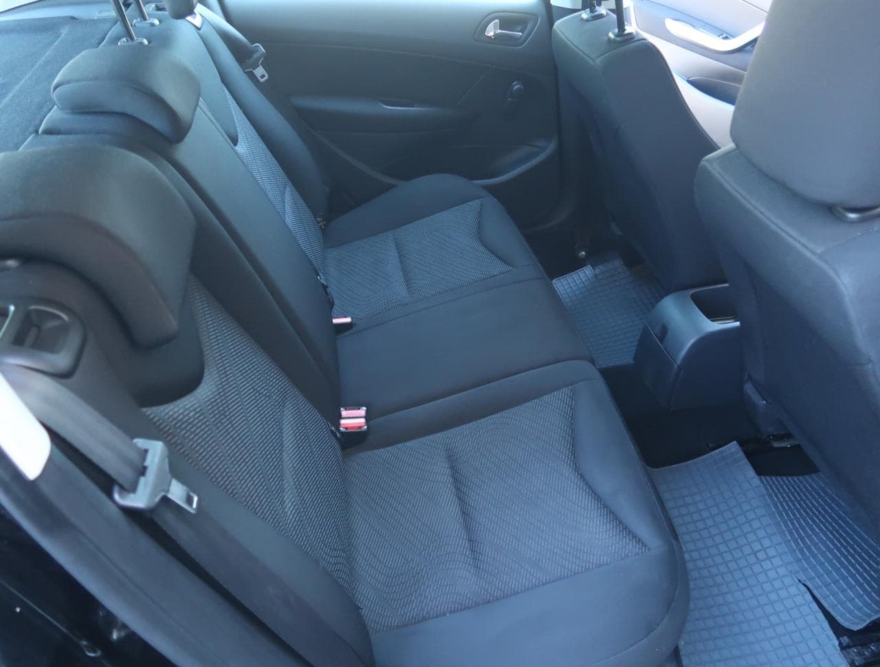 2010 Peugeot 308 - 13
