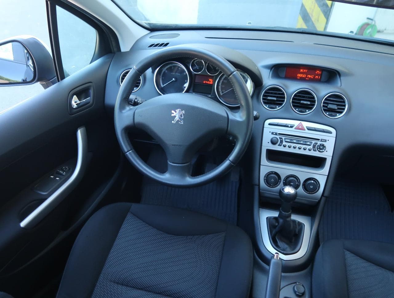 2010 Peugeot 308 - 9