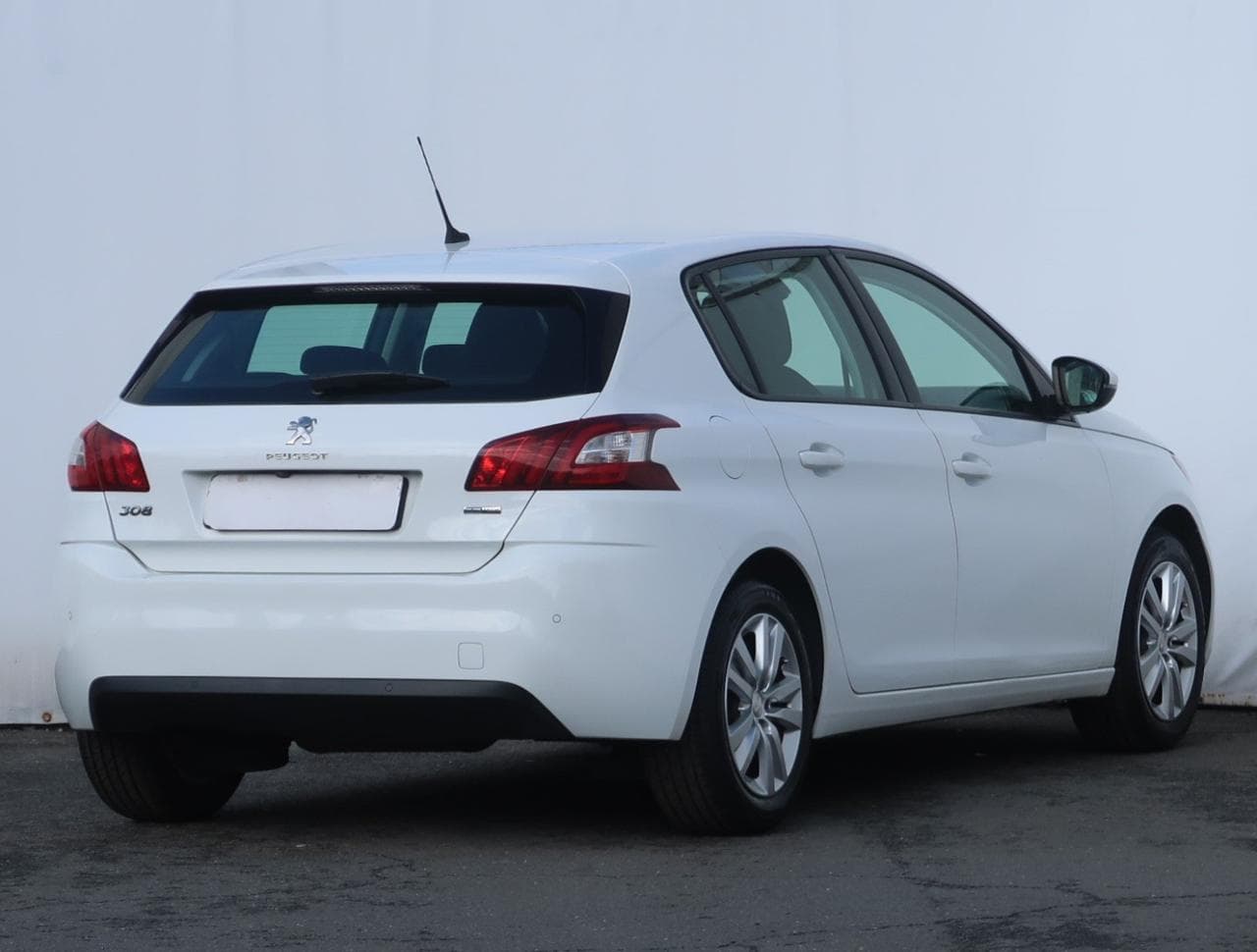 2017 Peugeot 308 - 13