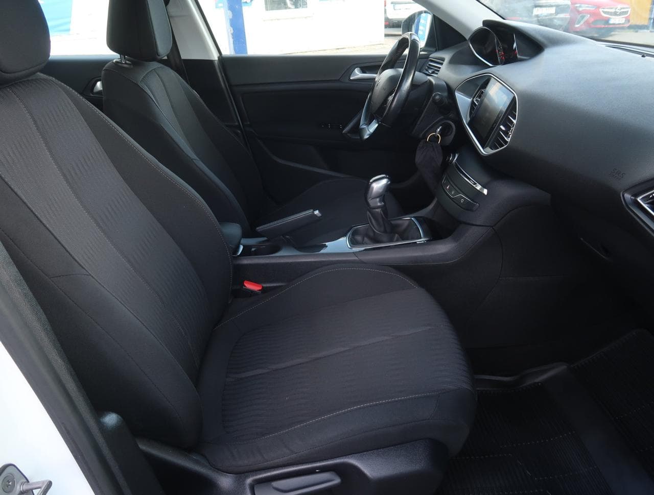2017 Peugeot 308 - 22