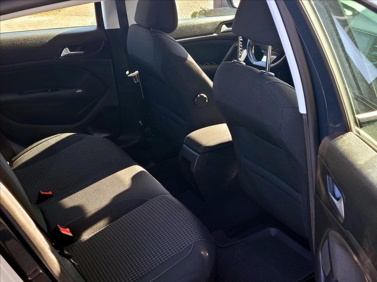 2020 Peugeot 308 - 24