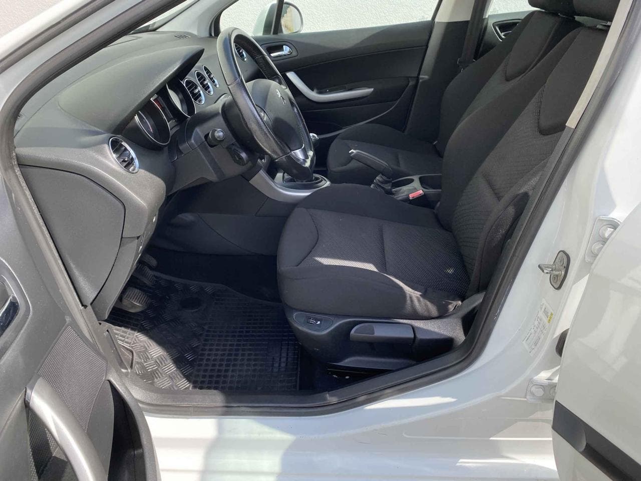 2013 Peugeot 308 - 17