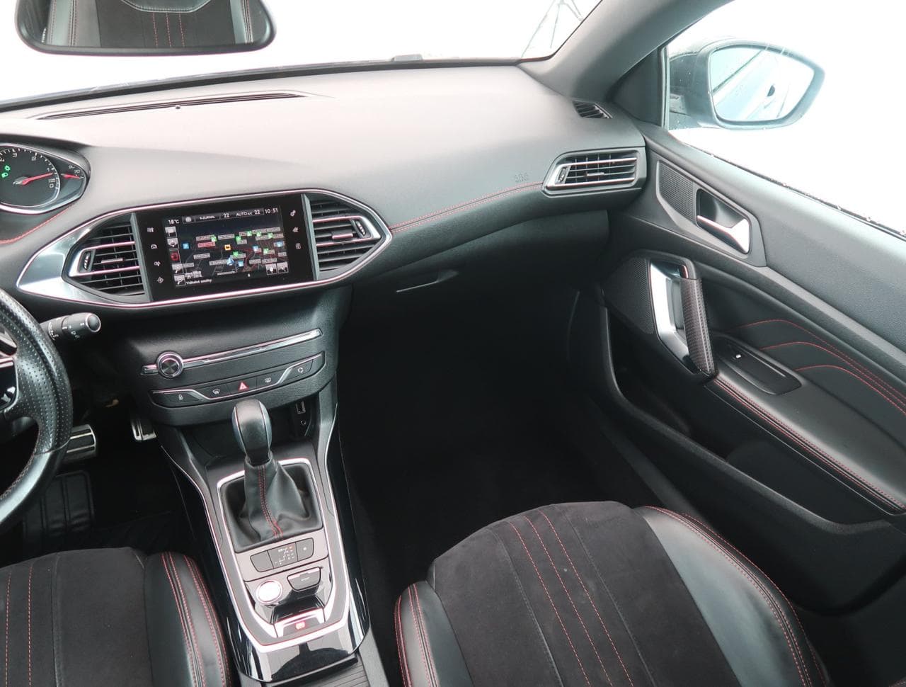 2016 Peugeot 308 - 11