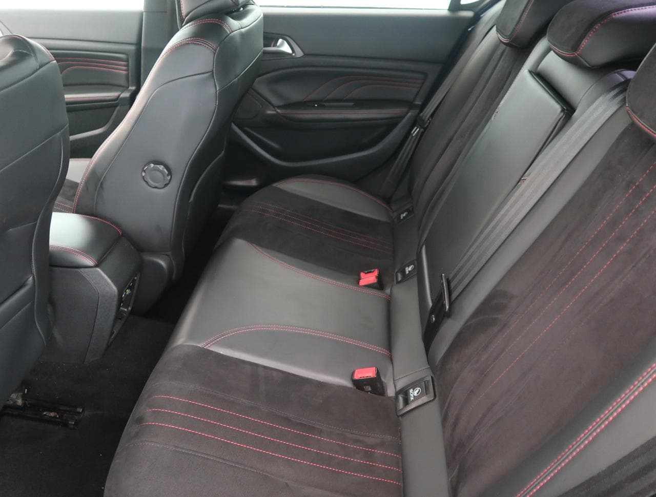 2016 Peugeot 308 - 15