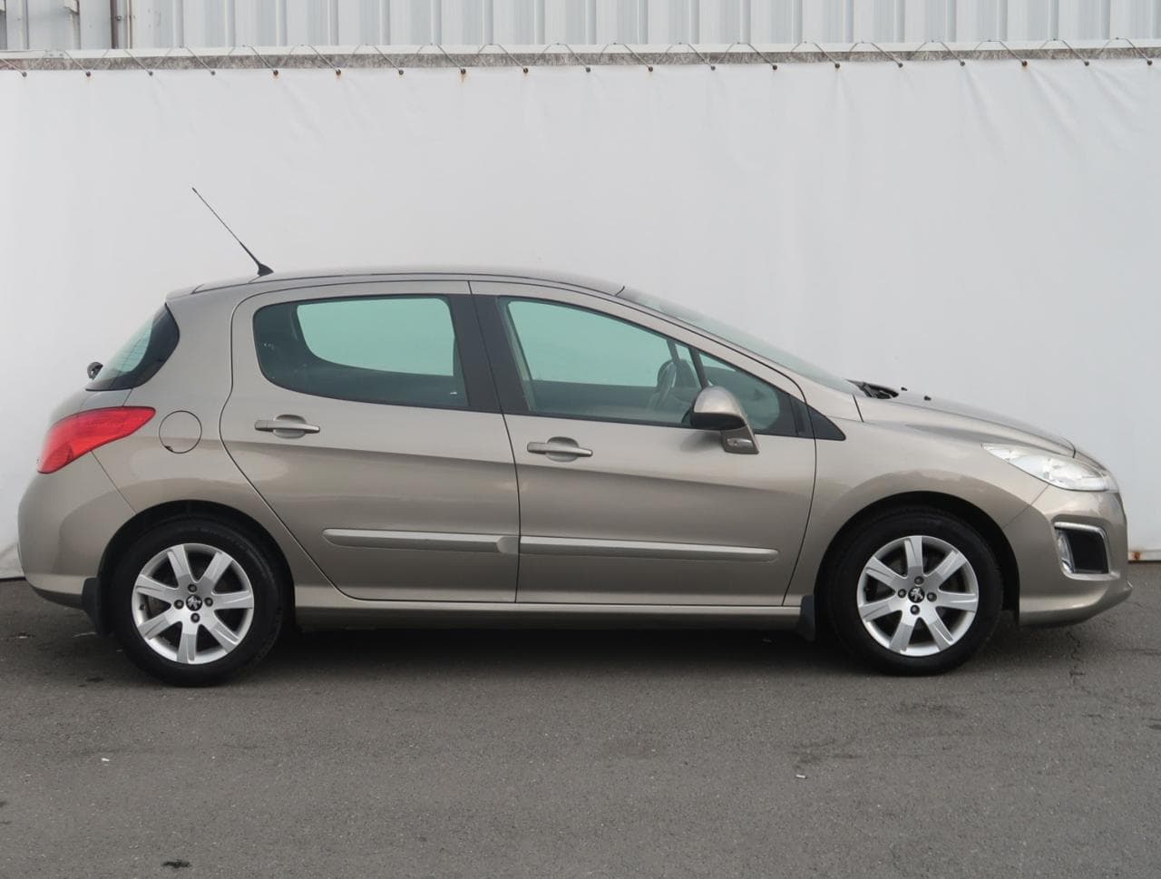 2012 Peugeot 308 - 8