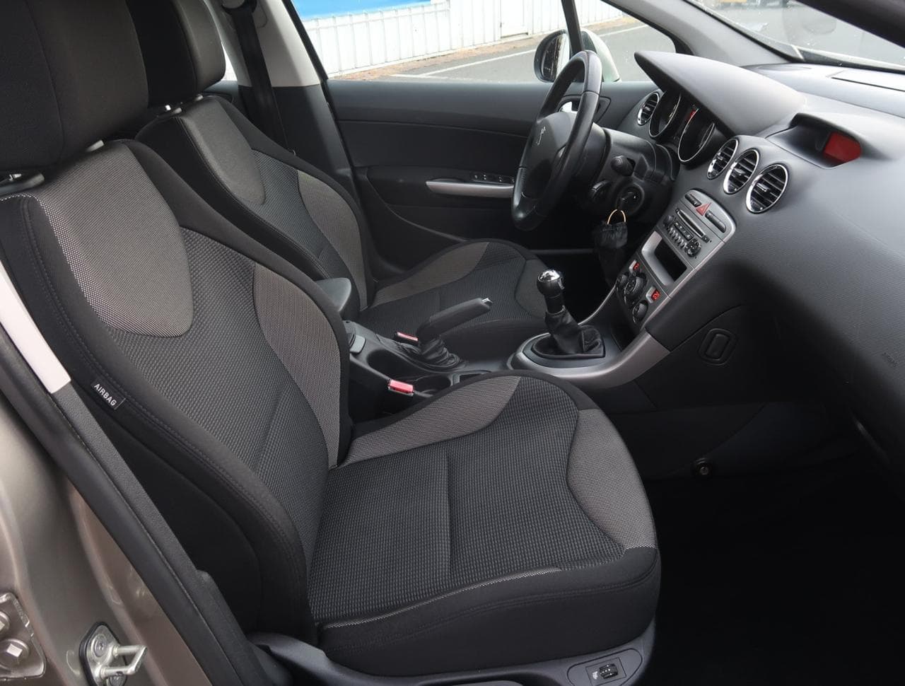 2012 Peugeot 308 - 12