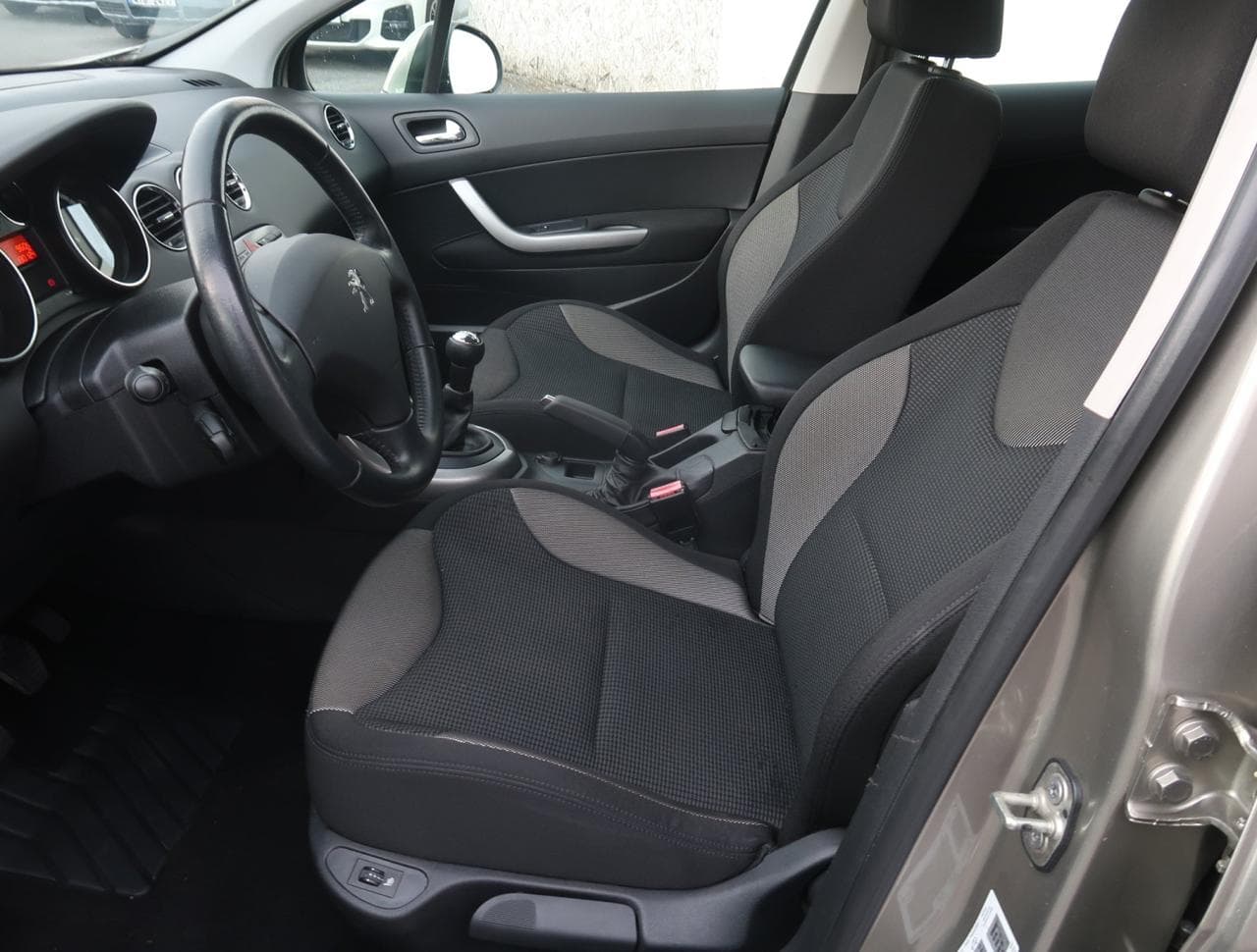 2012 Peugeot 308 - 16