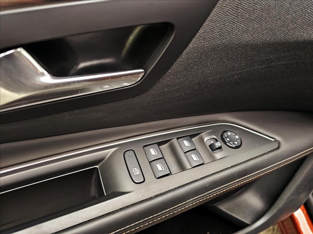 2018 Peugeot 3008 - 13