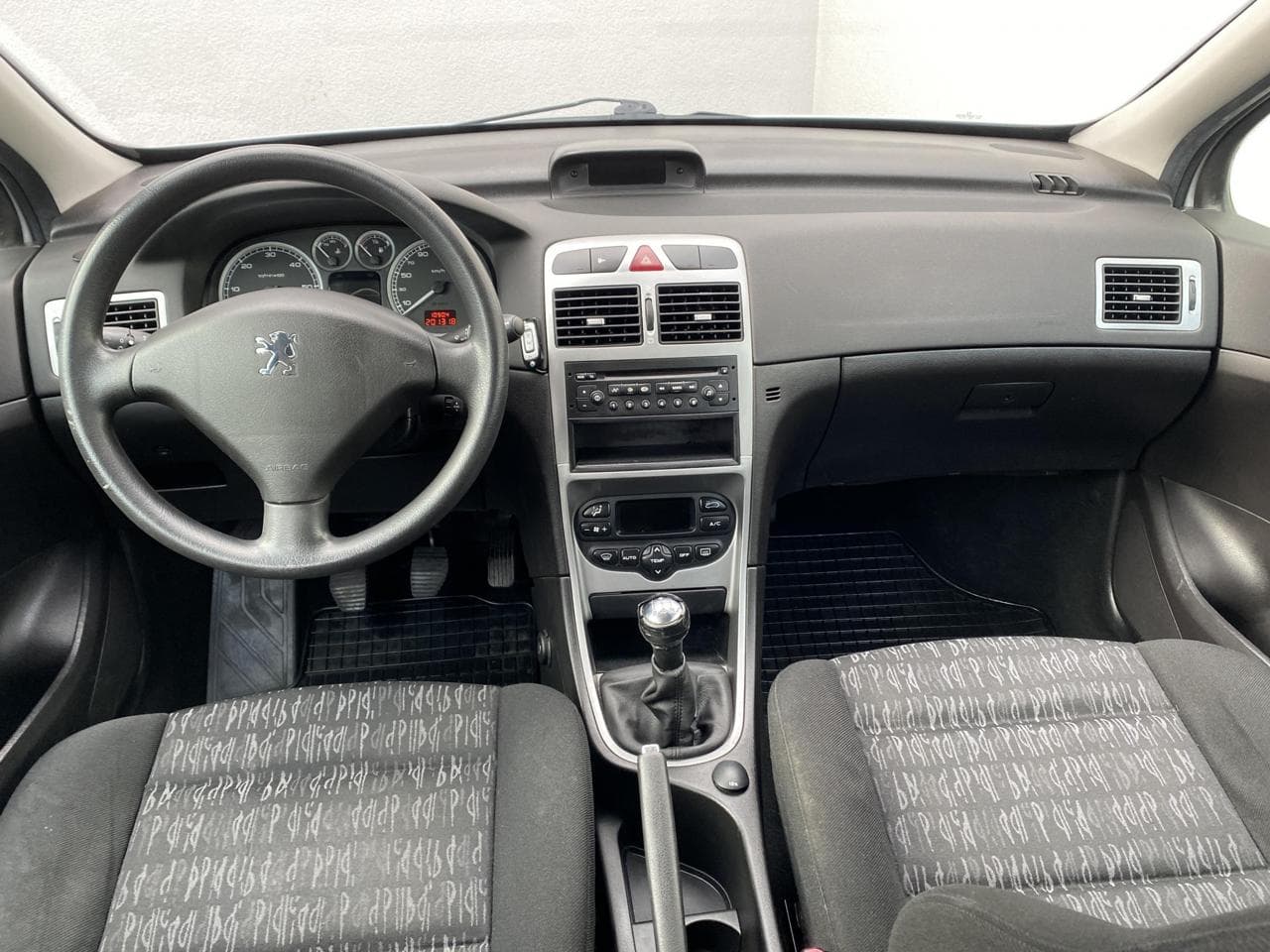 2004 Peugeot 307 - 8