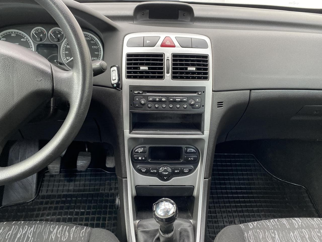 2004 Peugeot 307 - 12