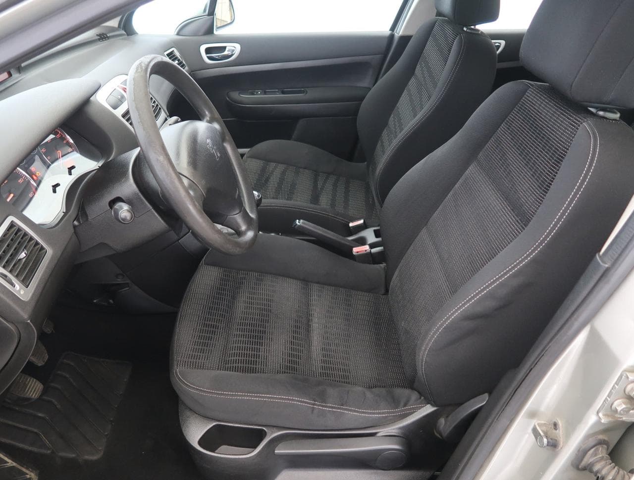 2008 Peugeot 307 - 31