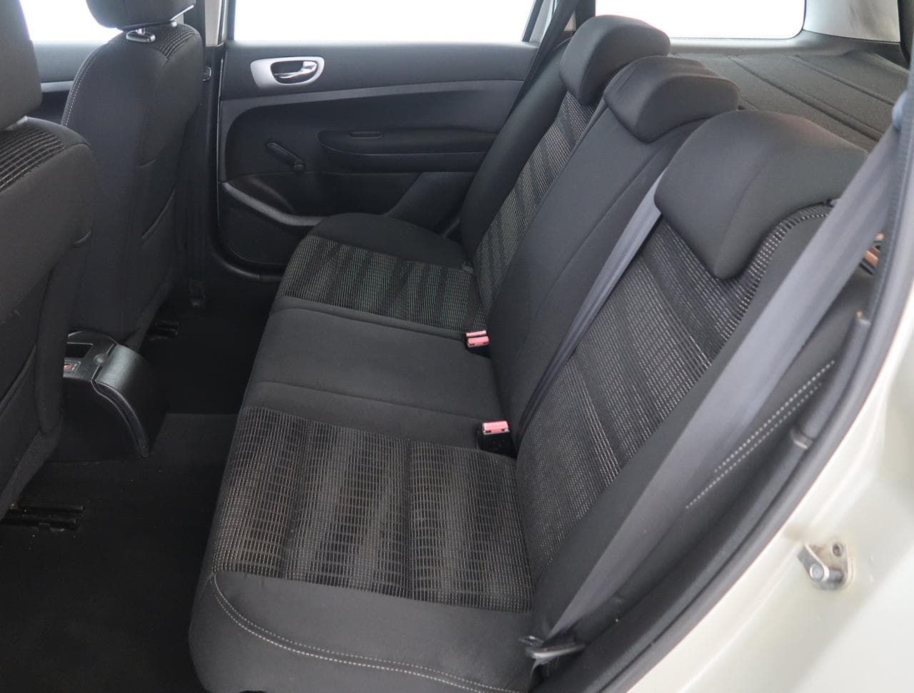 2008 Peugeot 307 - 29