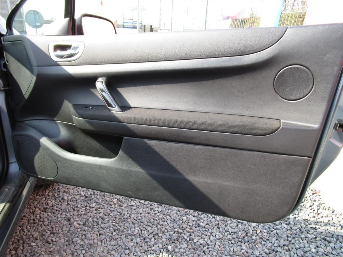 2008 Peugeot 307 - 37