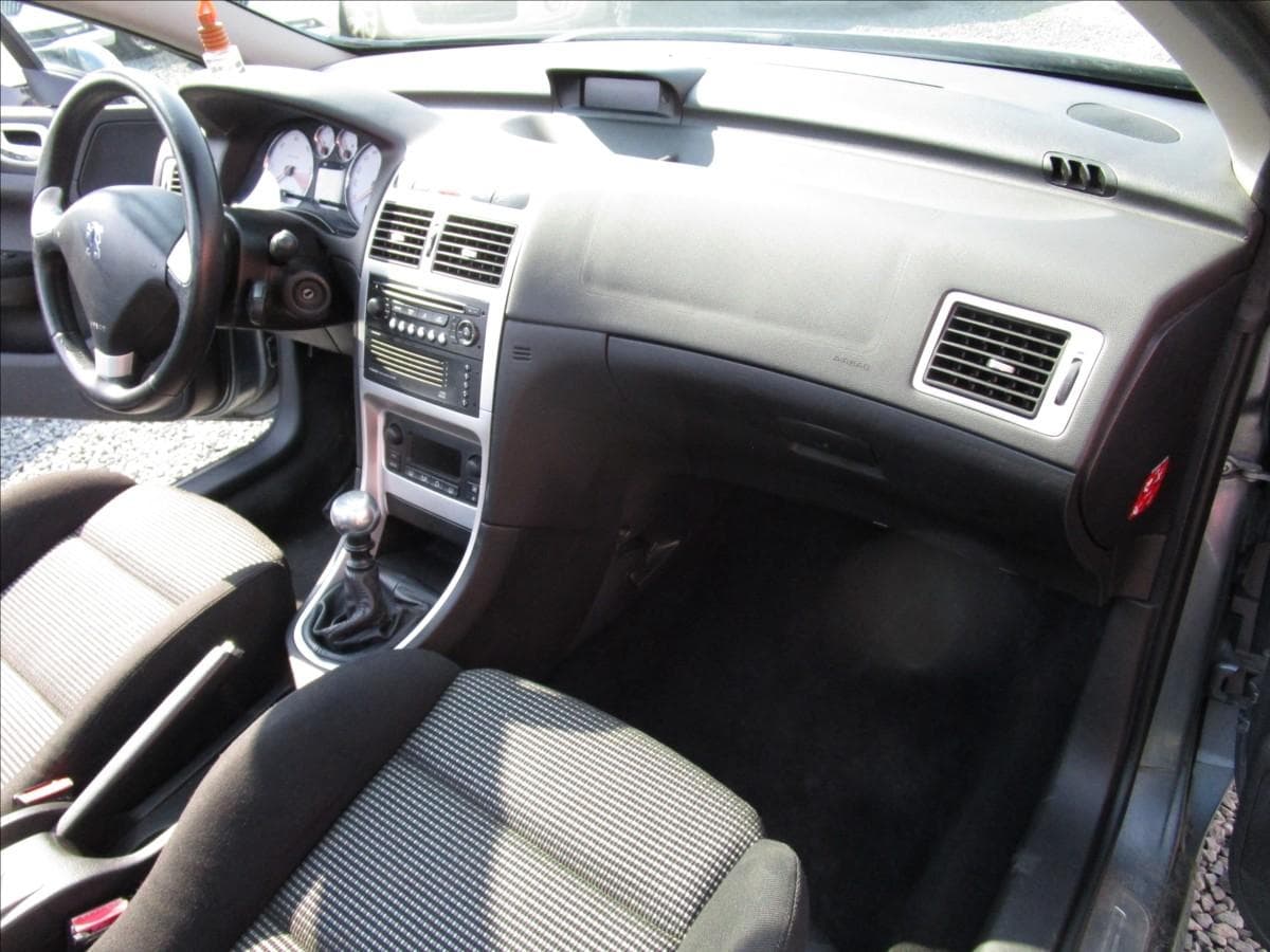 2008 Peugeot 307 - 29