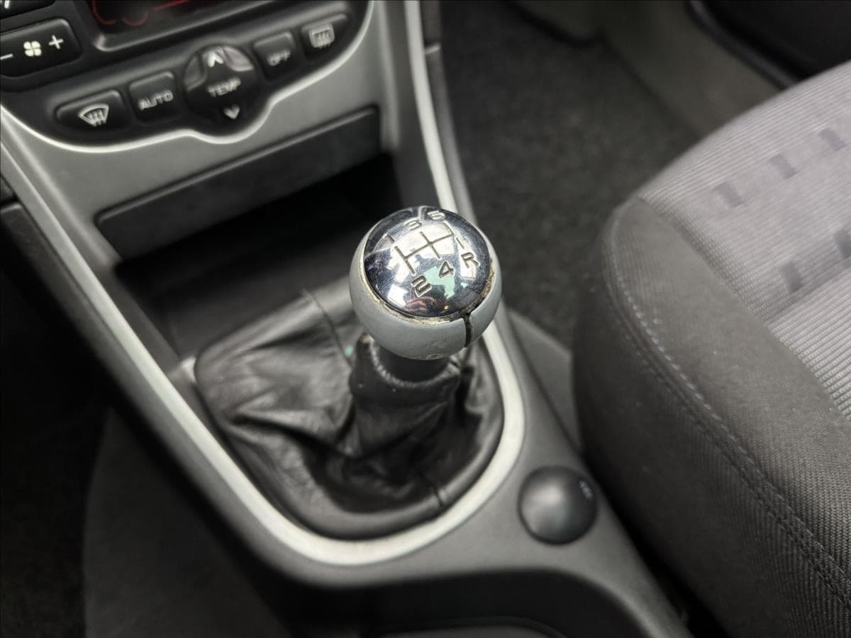 2002 Peugeot 307 - 14