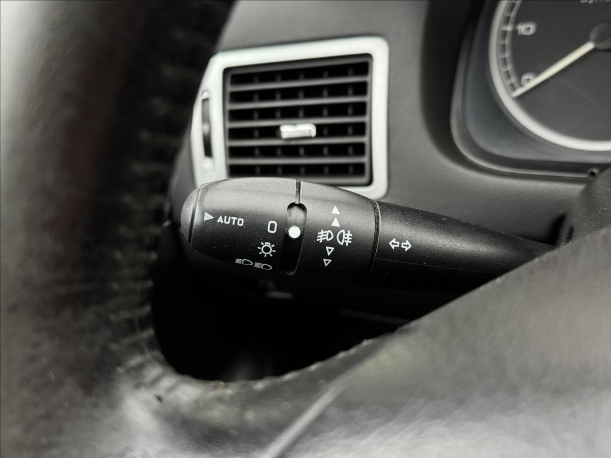 2002 Peugeot 307 - 8