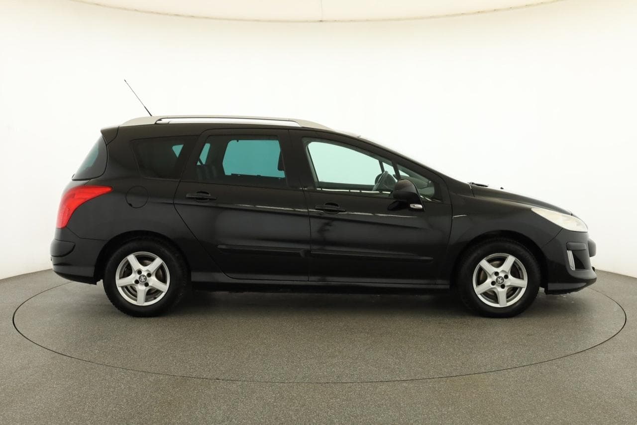 2010 Peugeot 308 - 8