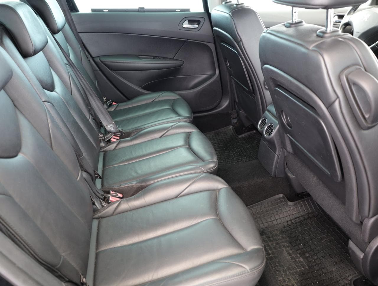 2010 Peugeot 308 - 11