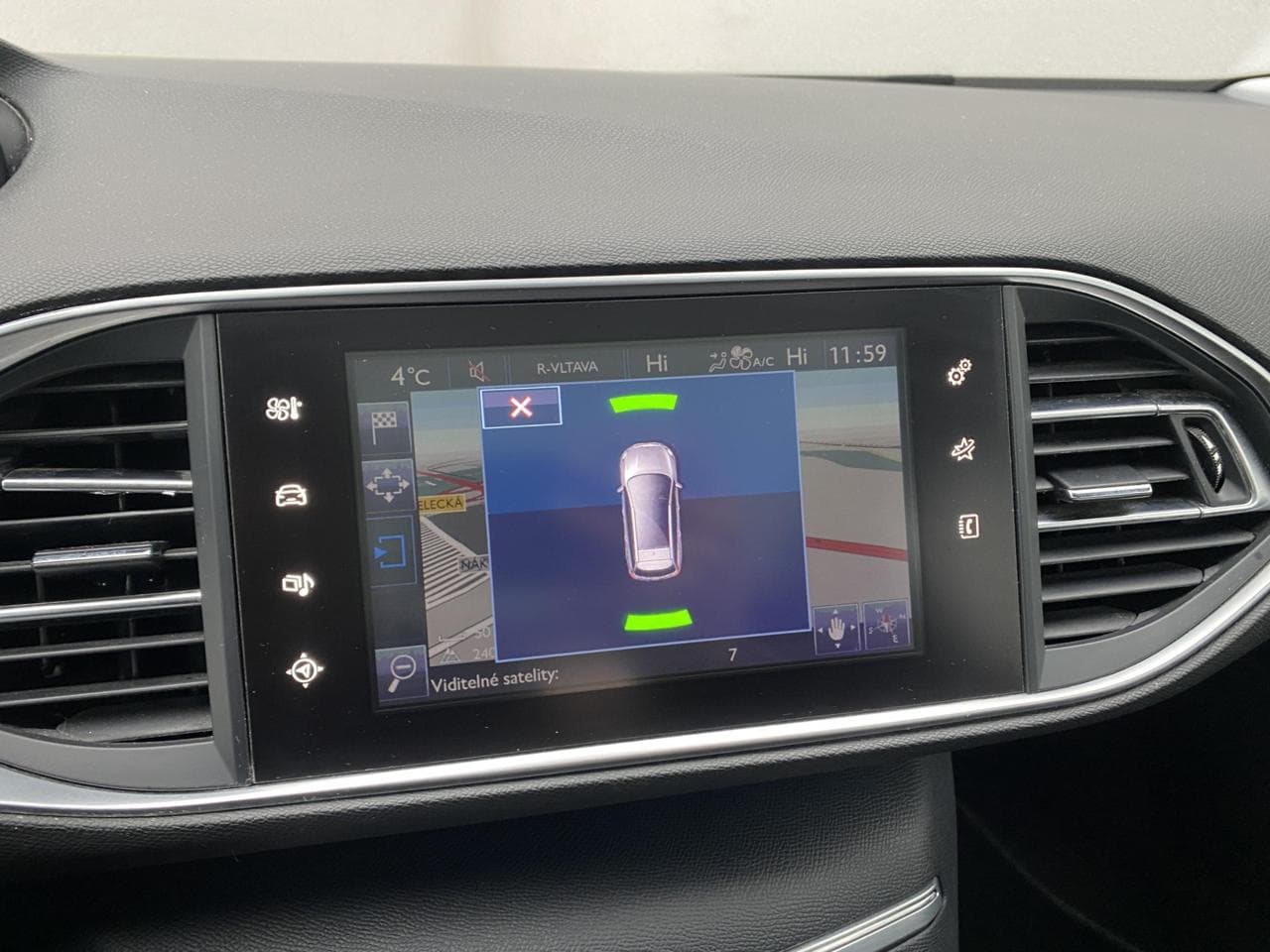 2016 Peugeot 308 - 17