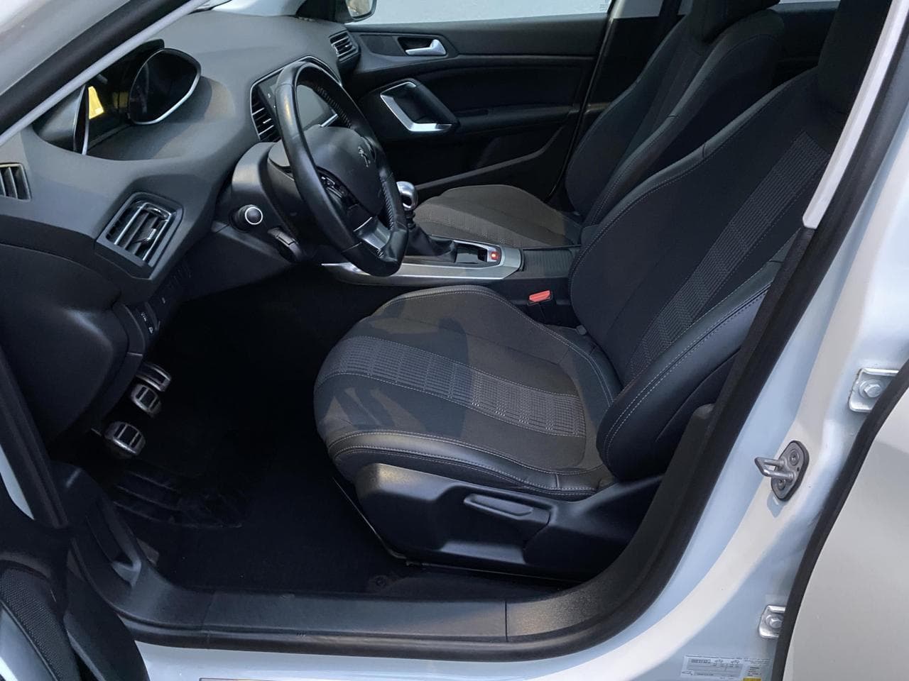 2019 Peugeot 308 - 9