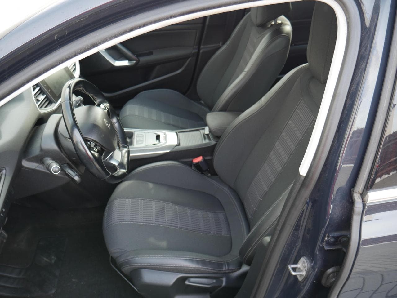 2018 Peugeot 308 - 9