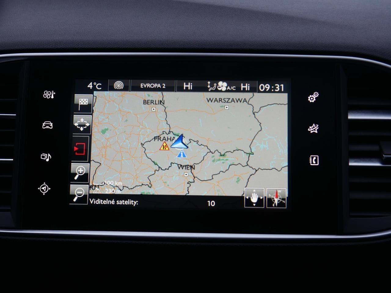 2015 Peugeot 308 - 12