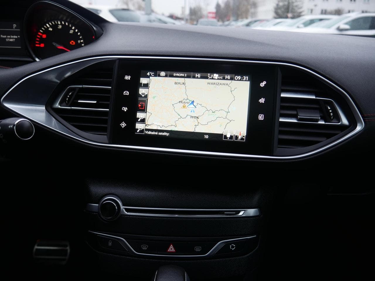 2015 Peugeot 308 - 11