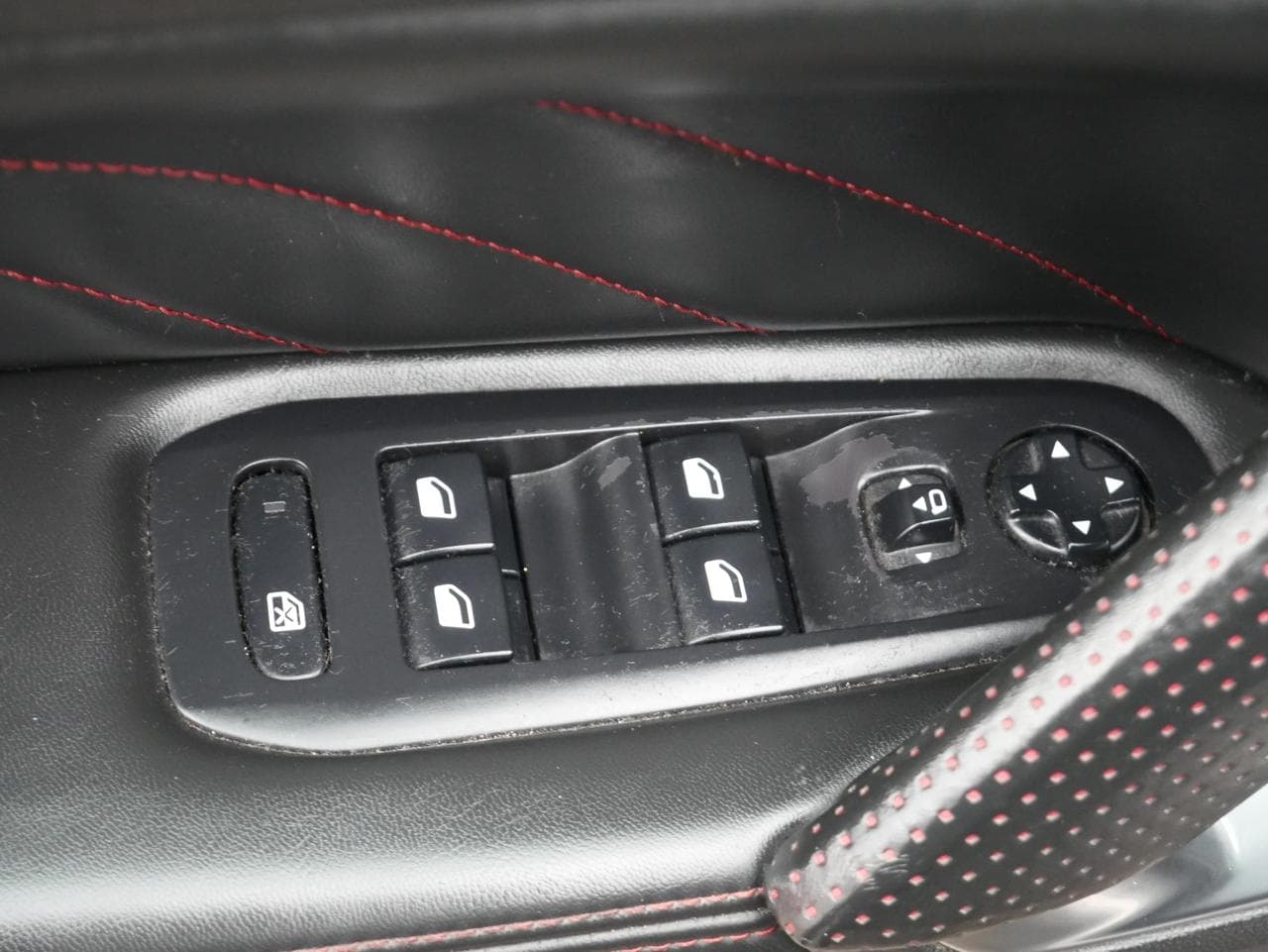 2015 Peugeot 308 - 17