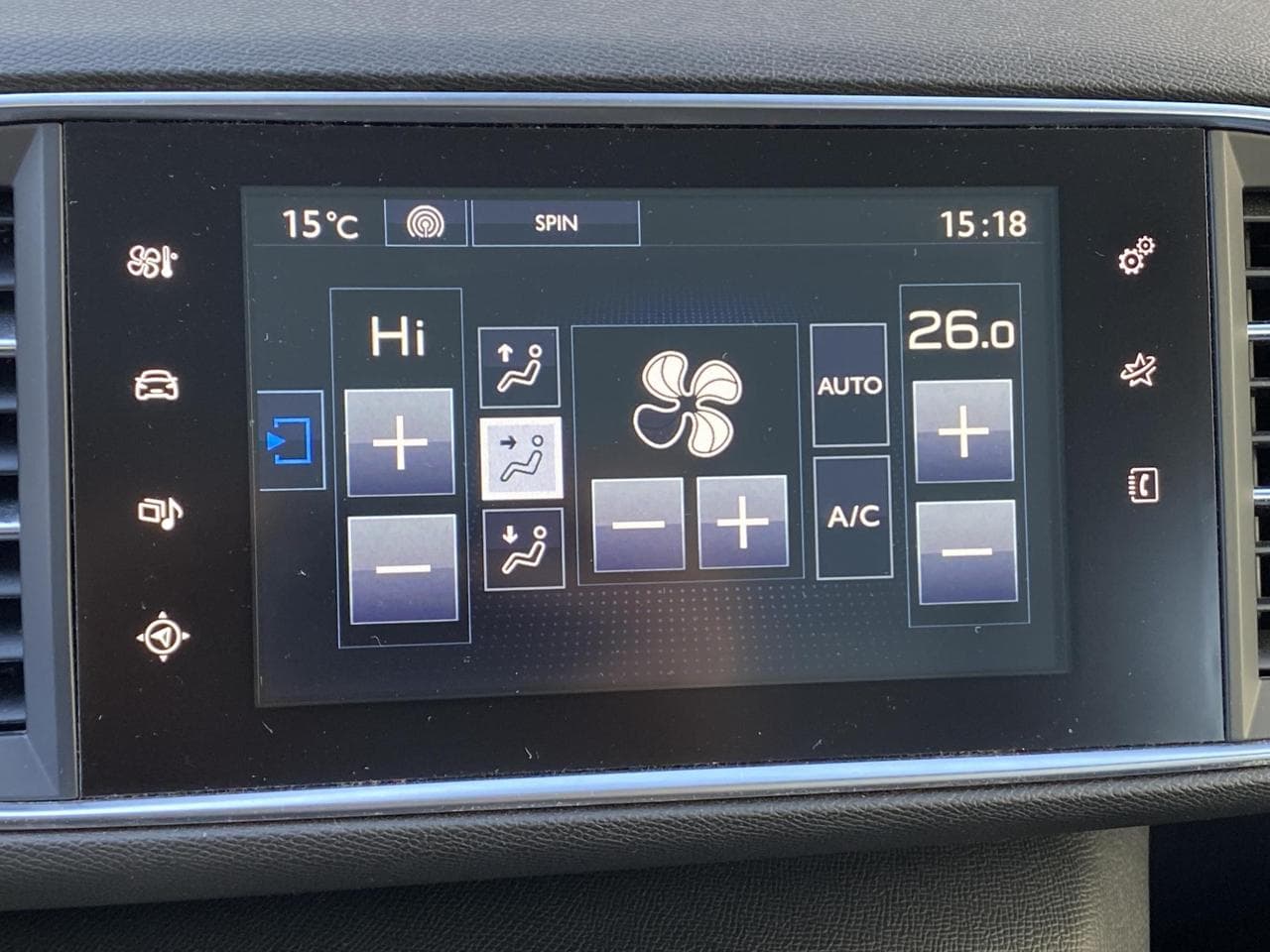 2015 Peugeot 308 - 15